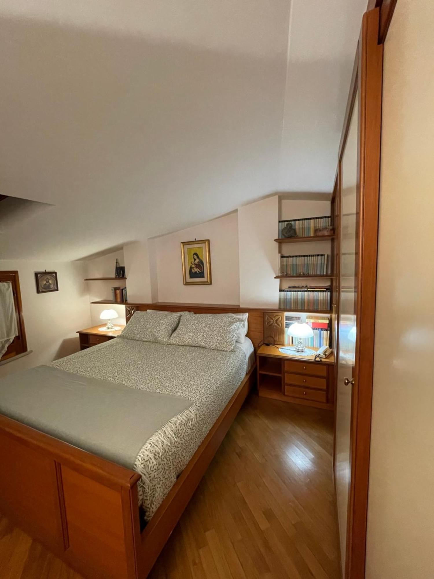 La Casa Nel Cortile Lägenhet Castelbuono  Exteriör bild